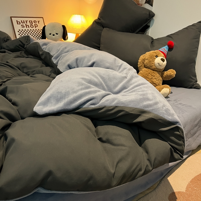 91家纺网 家纺一手货源 找家纺 悦织湾家纺 2025新款水洗棉牛奶绒单面绒单被套四件套双面两用春秋冬都可用学生宿舍四件套 单面绒深灰浅灰