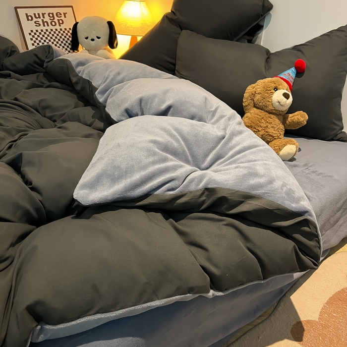 91家纺网 家纺一手货源 找家纺 悦织湾家纺 2025新款水洗棉牛奶绒单面绒单被套四件套双面两用春秋冬都可用学生宿舍四件套 单面绒深灰浅灰