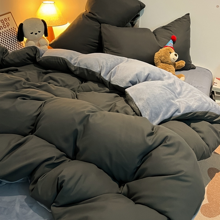91家纺网 家纺一手货源 找家纺 悦织湾家纺 2025新款水洗棉牛奶绒单面绒单被套四件套双面两用春秋冬都可用学生宿舍四件套 单面绒深灰浅灰