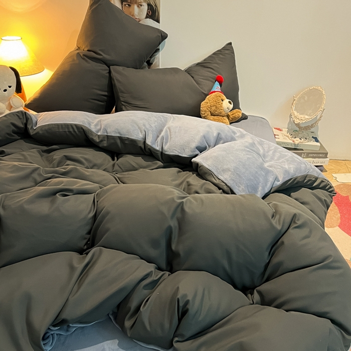 91家纺网 家纺一手货源 找家纺 悦织湾家纺 2025新款水洗棉牛奶绒单面绒单被套四件套双面两用春秋冬都可用学生宿舍四件套 单面绒深灰浅灰