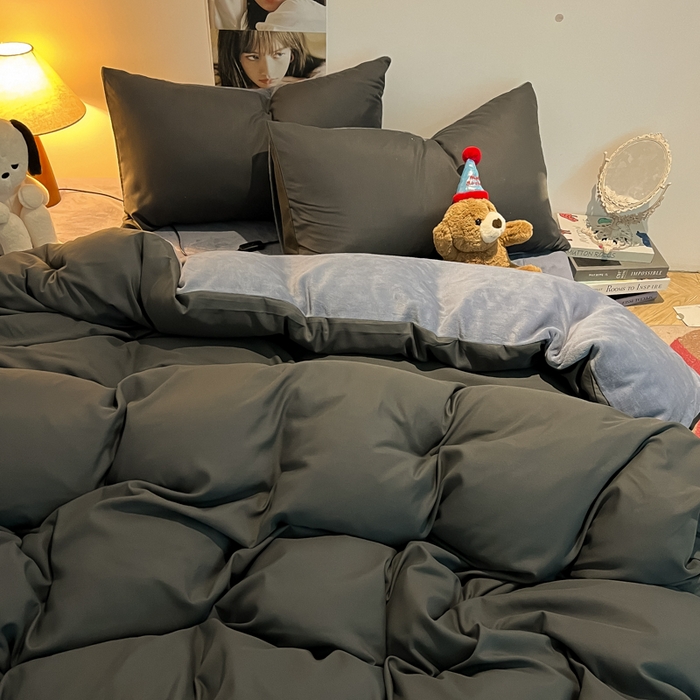 91家纺网 家纺一手货源 找家纺 悦织湾家纺 2025新款水洗棉牛奶绒单面绒单被套四件套双面两用春秋冬都可用学生宿舍四件套 单面绒深灰浅灰