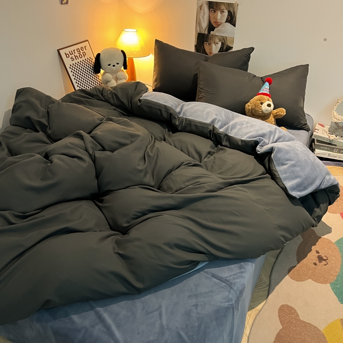 91家纺网 家纺一手货源 找家纺 悦织湾家纺 2025新款水洗棉牛奶绒单面绒单被套四件套双面两用春秋冬都可用学生宿舍四件套 单面绒深灰浅灰