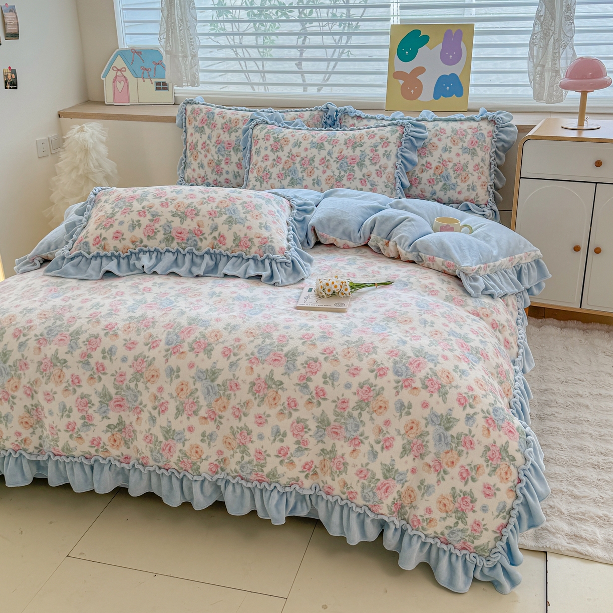 91家纺网 家纺一手货源 找家纺 橘子家 2025轻奢法式花边公主风婴儿绒牛奶绒高克重四件套 花间梦