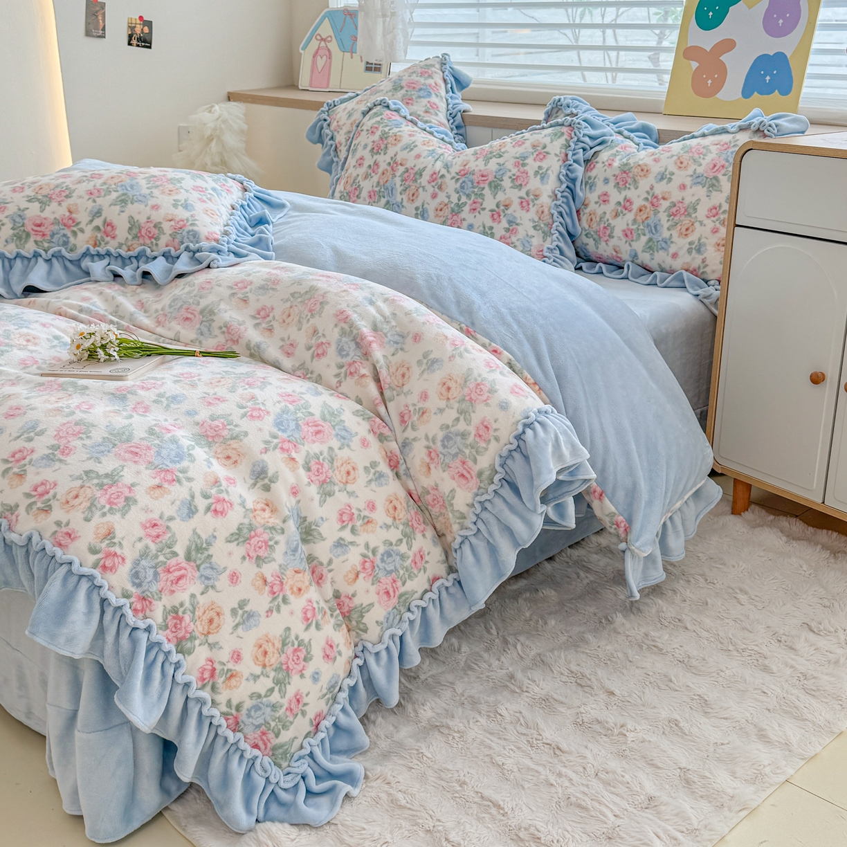 91家纺网 家纺一手货源 找家纺 橘子家 2025轻奢法式花边公主风婴儿绒牛奶绒高克重四件套 花间梦