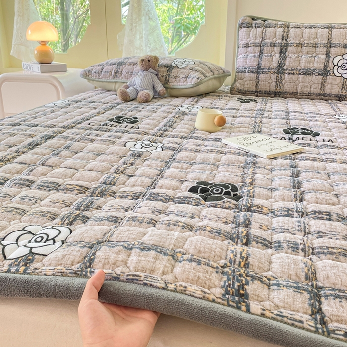 91家纺网 家纺一手货源 找家纺 （总）源舍家纺2024新款牛奶绒夹棉床垫床褥