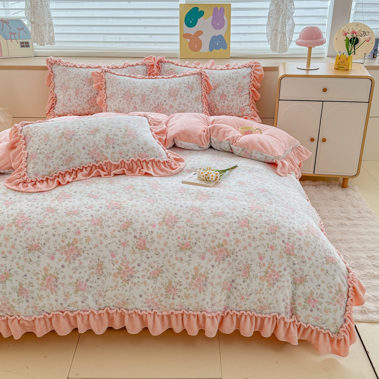 91家纺网 家纺一手货源 找家纺 橘子家 2025轻奢法式花边公主风婴儿绒牛奶绒高克重四件套 花香