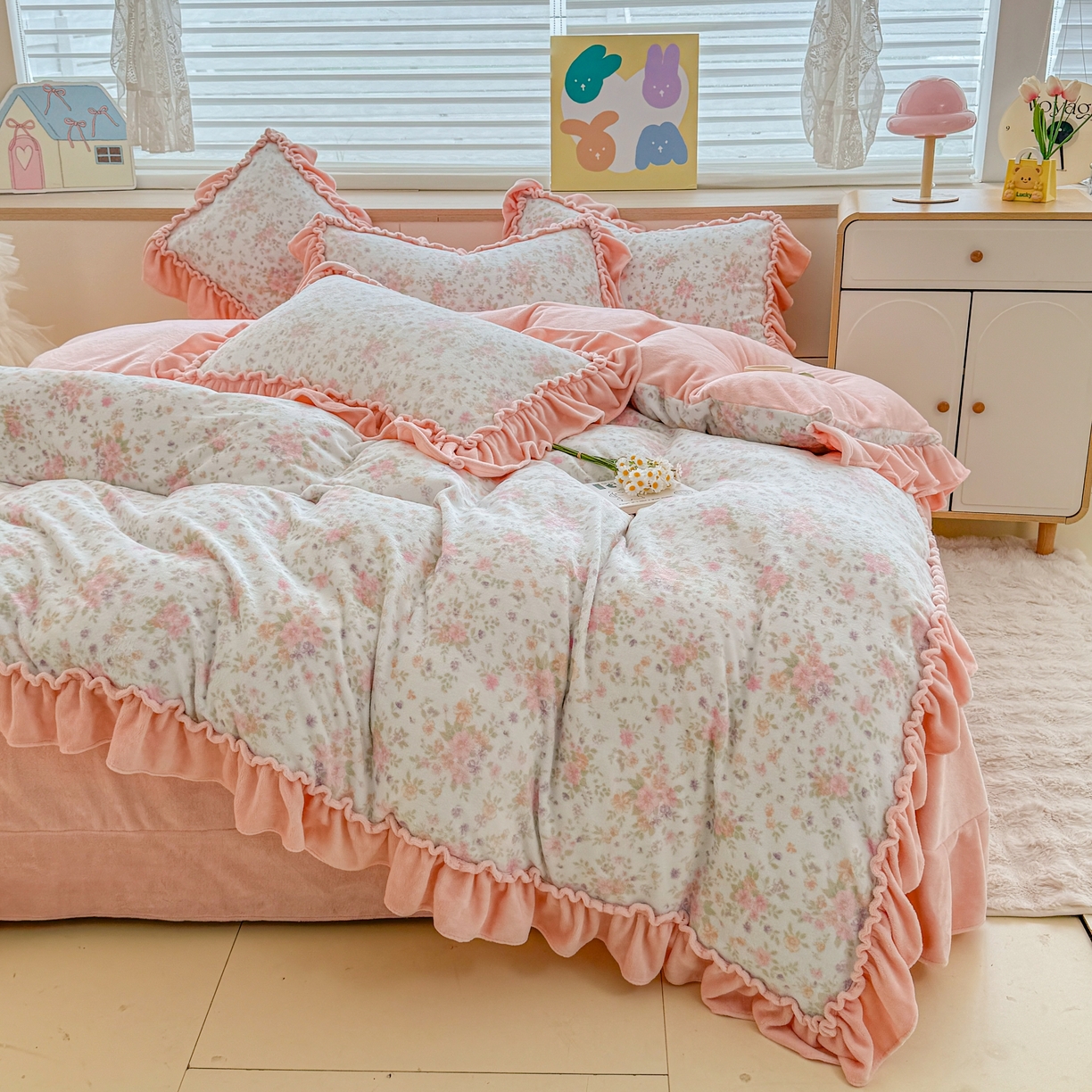 91家纺网 家纺一手货源 找家纺 橘子家 2025轻奢法式花边公主风婴儿绒牛奶绒高克重四件套 花香