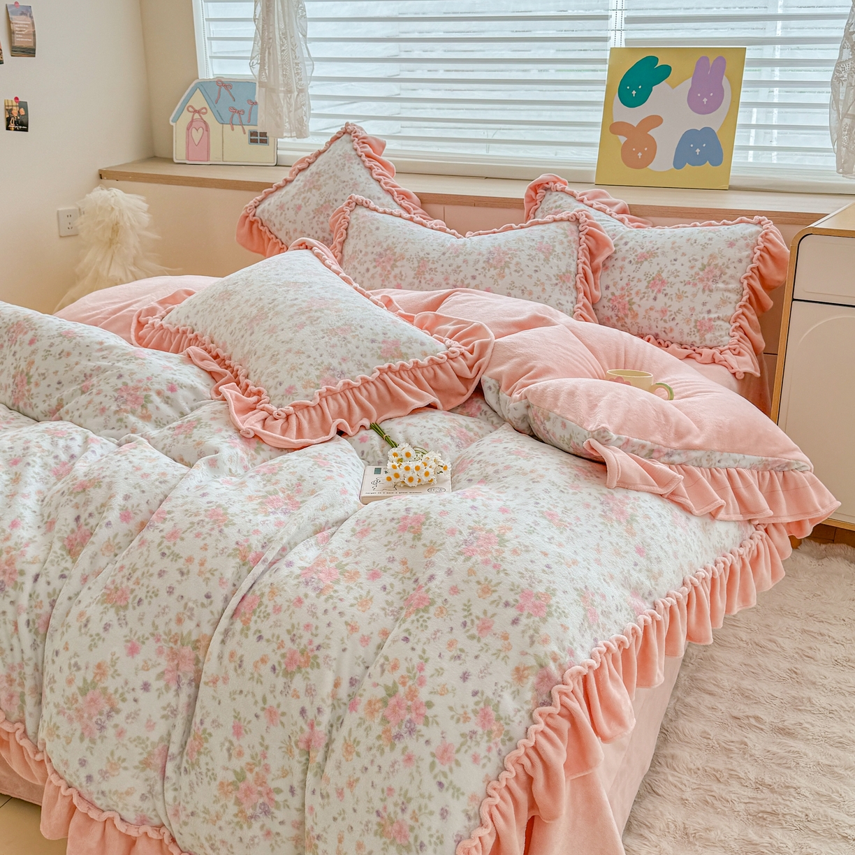 91家纺网 家纺一手货源 找家纺 橘子家 2025轻奢法式花边公主风婴儿绒牛奶绒高克重四件套 花香