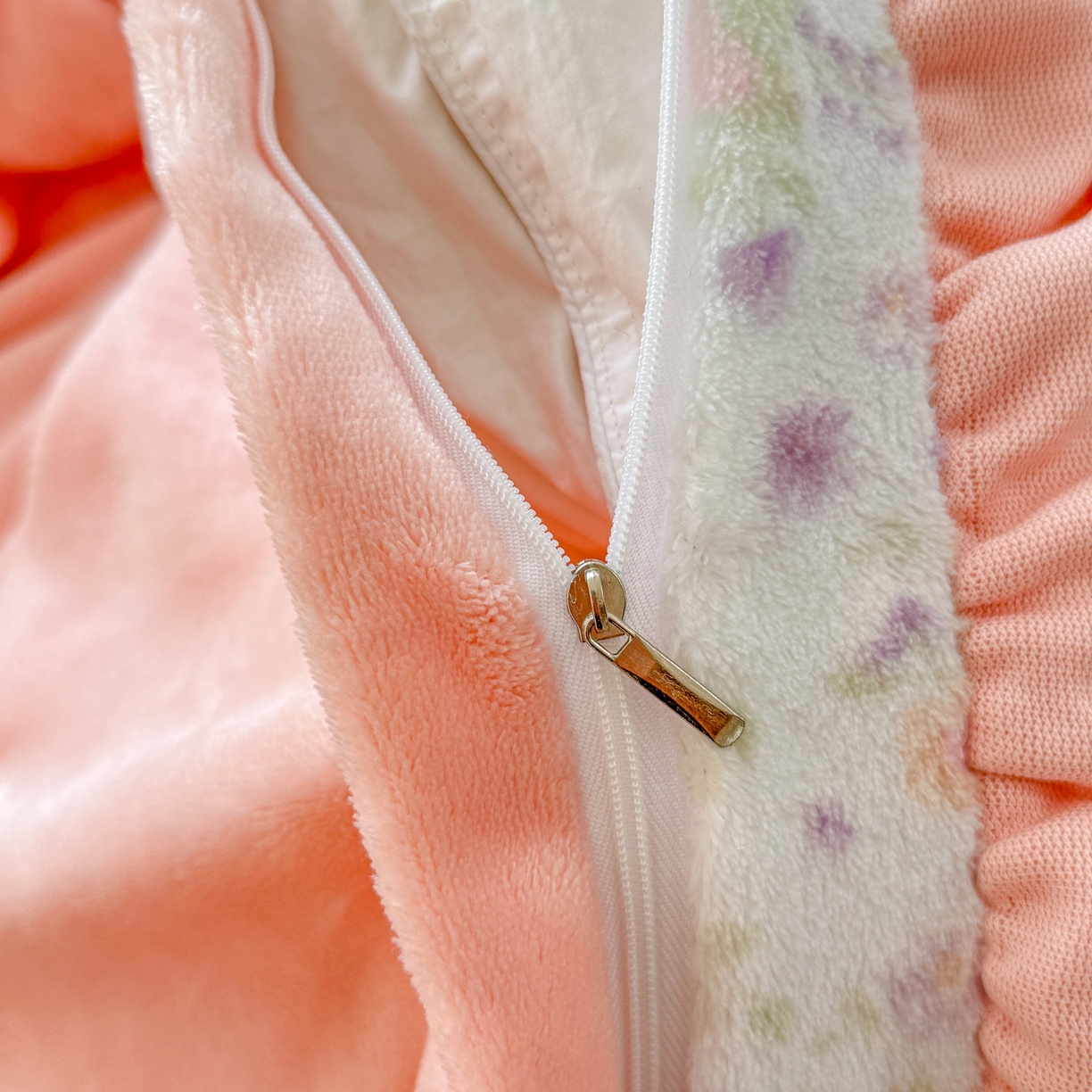 91家纺网 家纺一手货源 找家纺 橘子家 2025轻奢法式花边公主风婴儿绒牛奶绒高克重四件套 花香