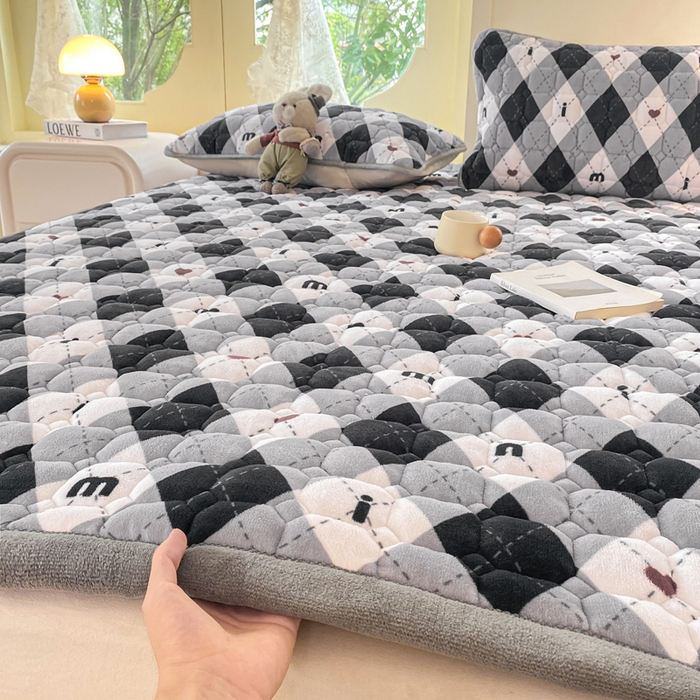 91家纺网 家纺一手货源 找家纺 （总）源舍家纺2024新款牛奶绒夹棉床垫床褥