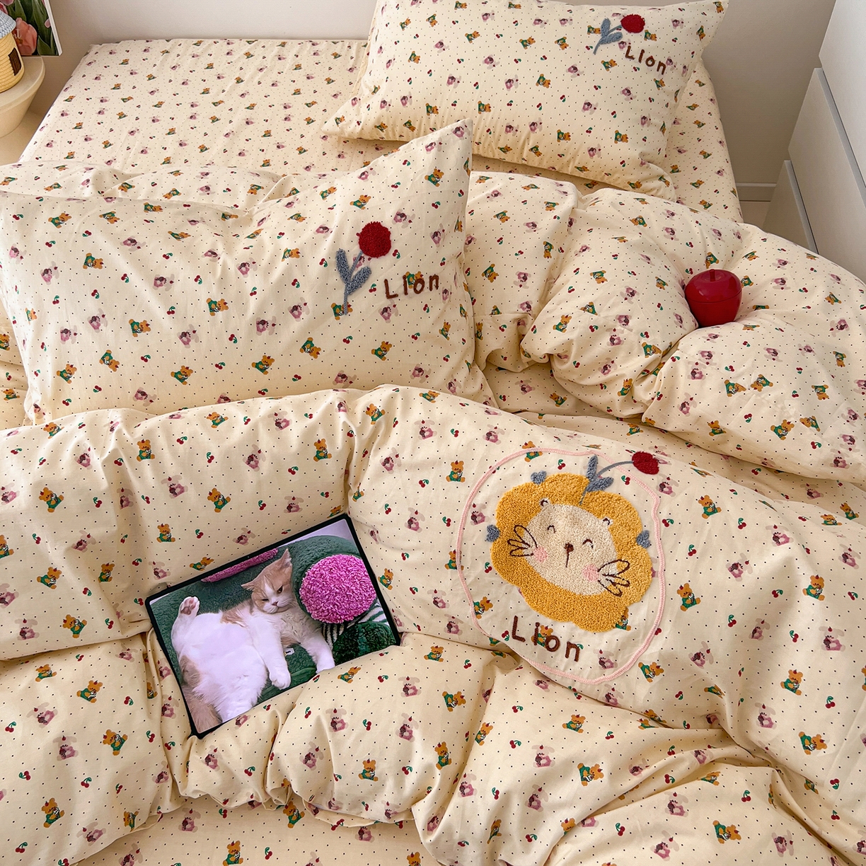 91家纺网 家纺一手货源 找家纺 舒居家纺 2025新款13070全棉纯棉毛巾绣四件套 蛋糕熊