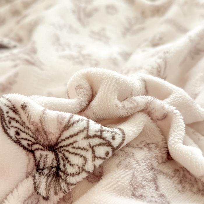 91家纺网 家纺一手货源 找家纺 橘子家 2025轻奢法式花边公主风婴儿绒牛奶绒高克重四件套 幻蝶