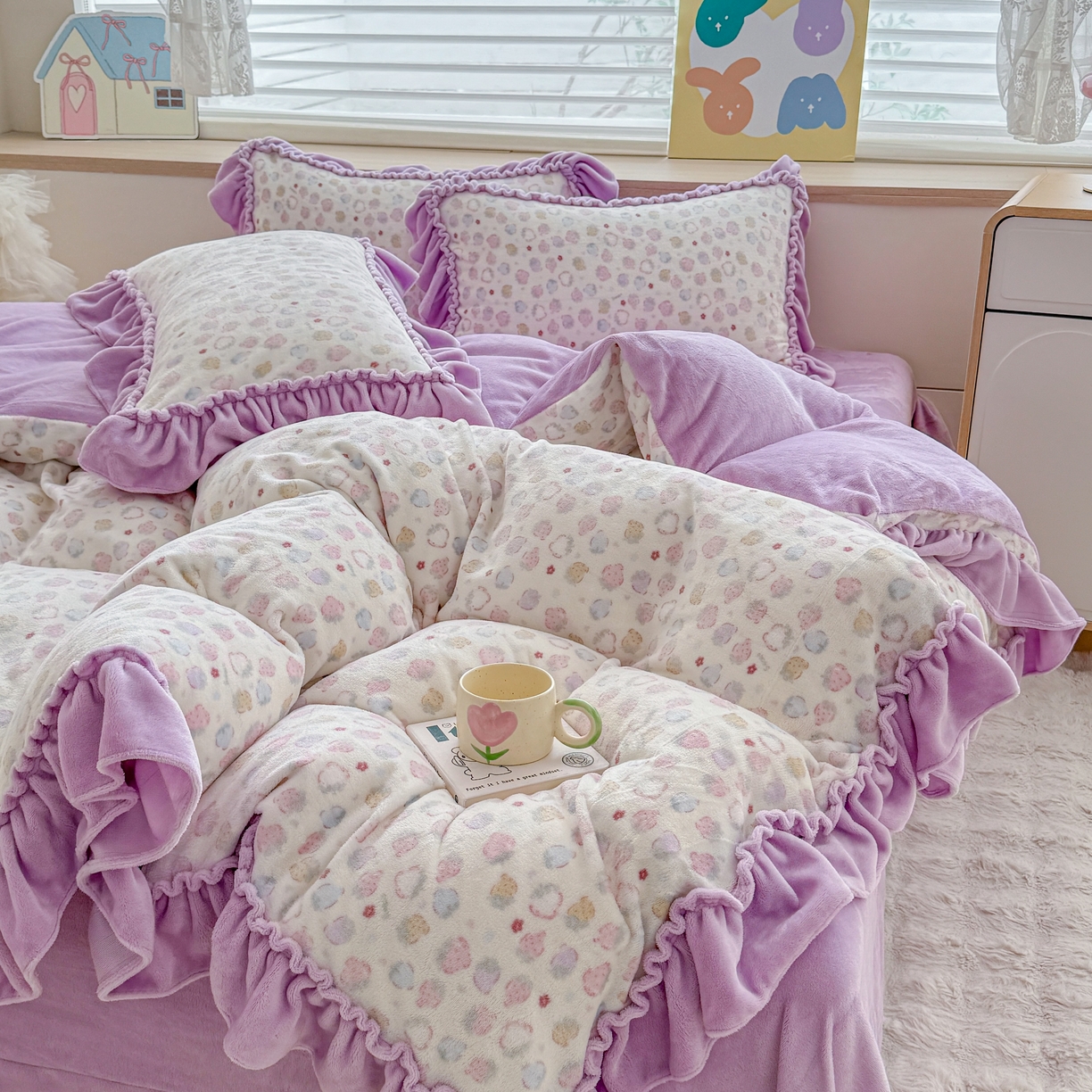 91家纺网 家纺一手货源 找家纺 橘子家 2025轻奢法式花边公主风婴儿绒牛奶绒高克重四件套 可可草莓