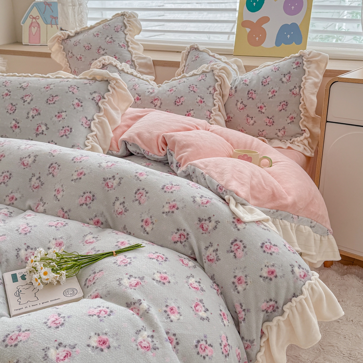 91家纺网 家纺一手货源 找家纺 橘子家 2025轻奢法式花边公主风婴儿绒牛奶绒高克重四件套 蔓可