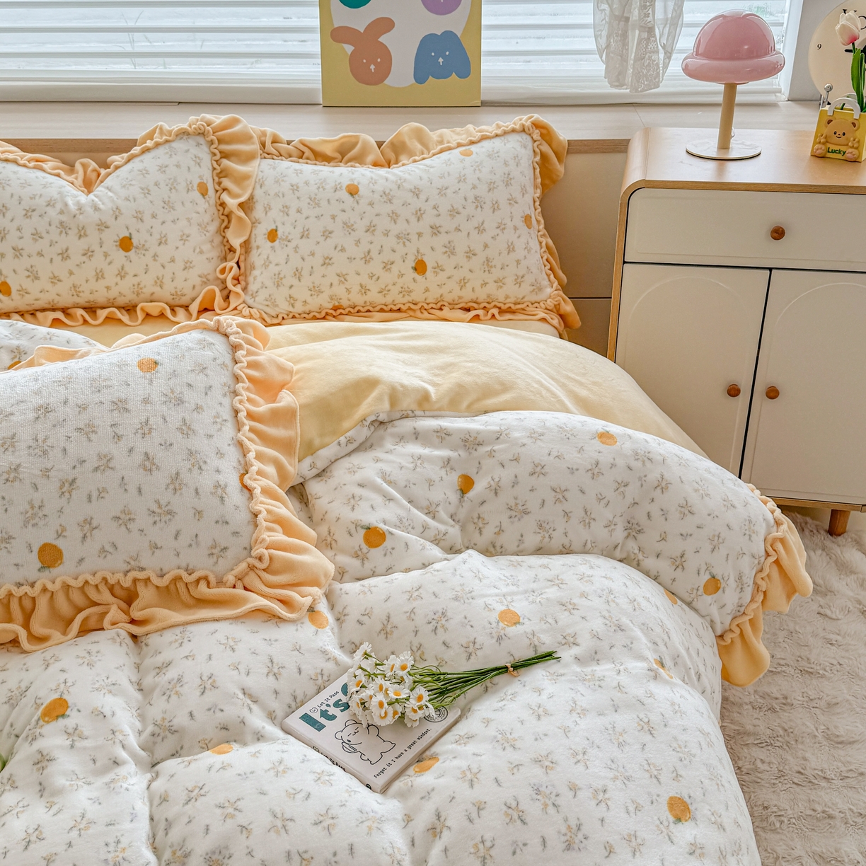 91家纺网 家纺一手货源 找家纺 橘子家 2025轻奢法式花边公主风婴儿绒牛奶绒高克重四件套 蜜桔