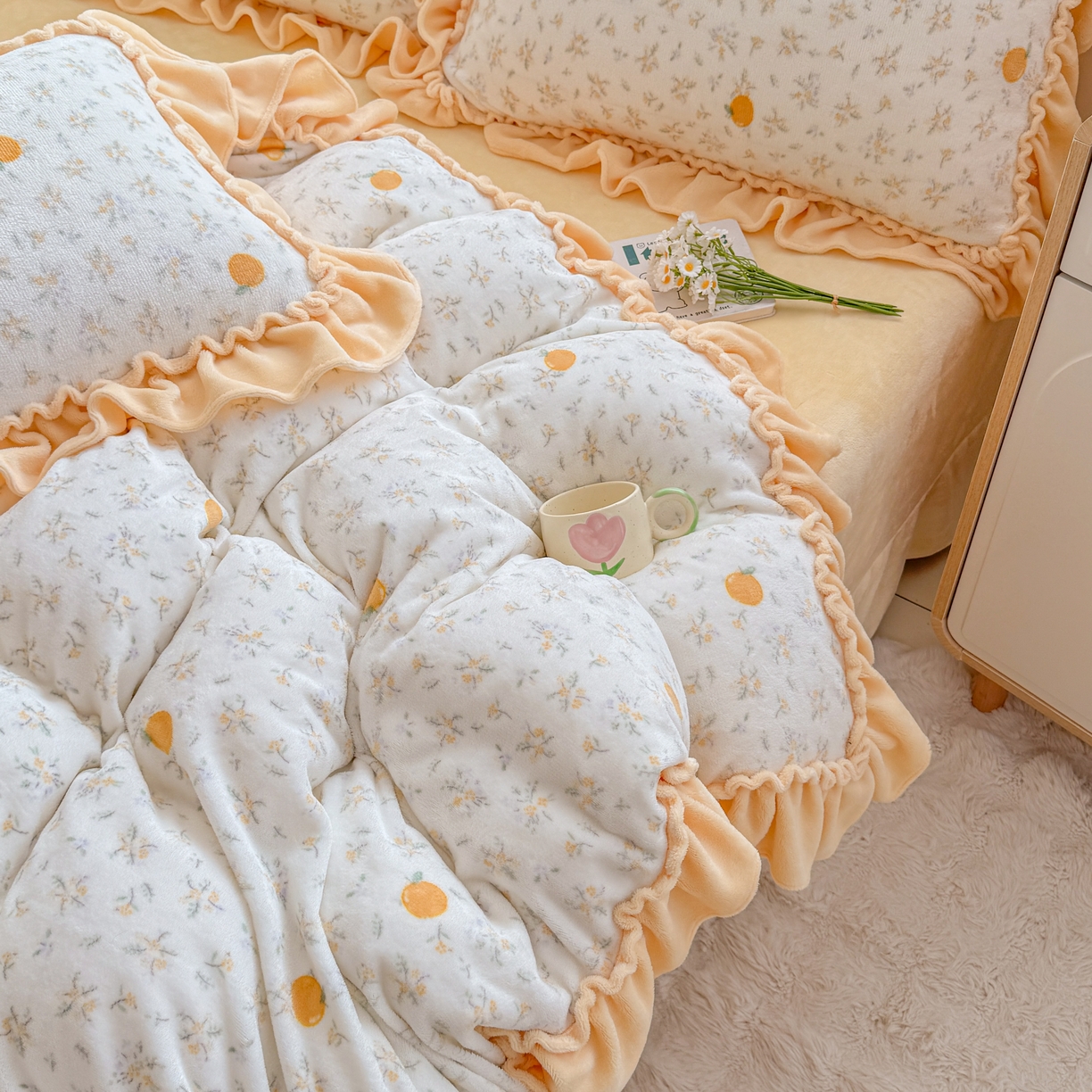 91家纺网 家纺一手货源 找家纺 橘子家 2025轻奢法式花边公主风婴儿绒牛奶绒高克重四件套 蜜桔