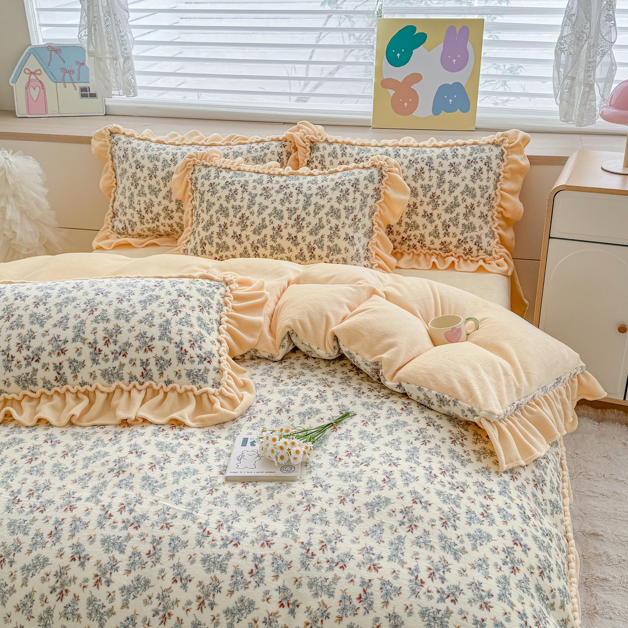 91家纺网 家纺一手货源 找家纺 橘子家 2025轻奢法式花边公主风婴儿绒牛奶绒高克重四件套 浅夕