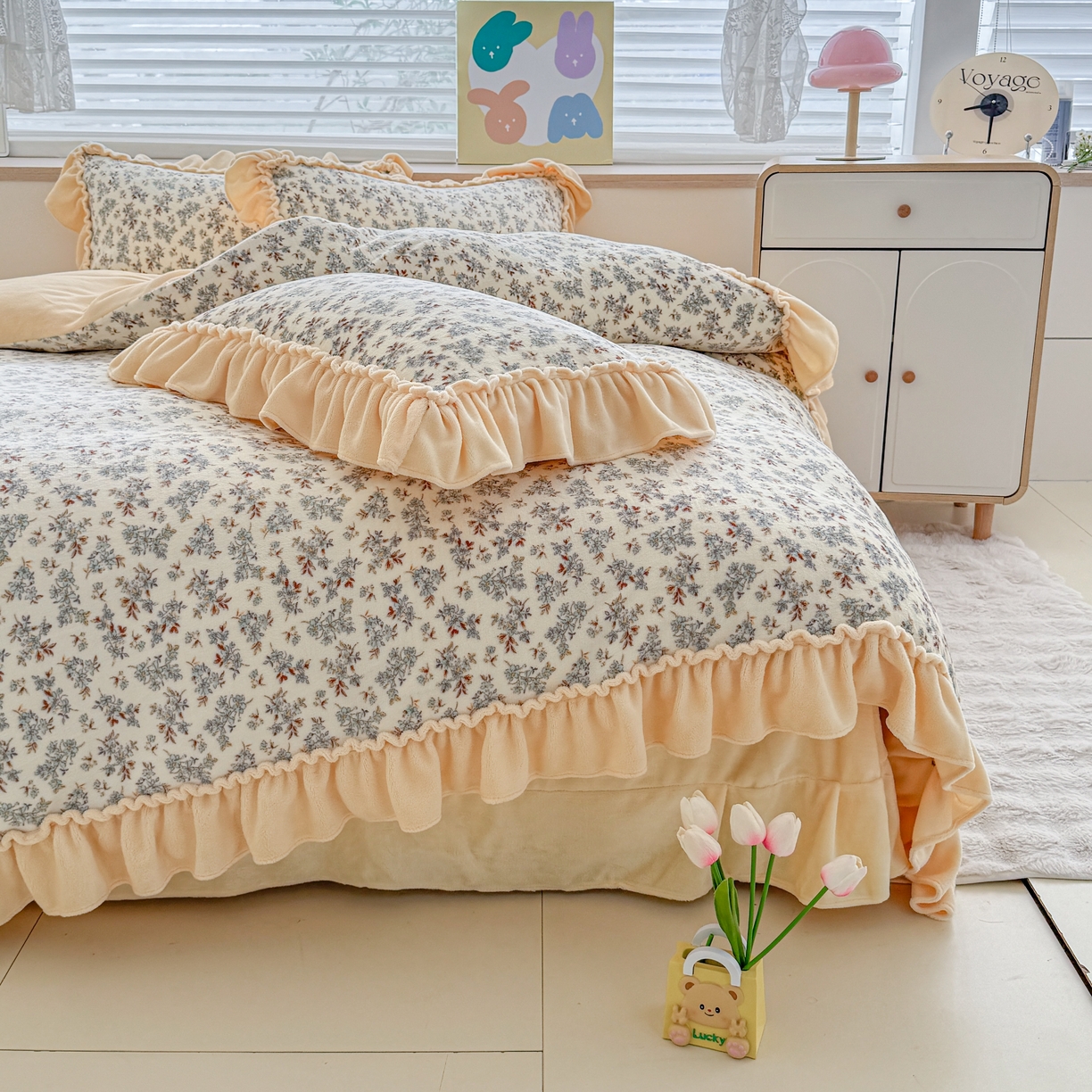 91家纺网 家纺一手货源 找家纺 橘子家 2025轻奢法式花边公主风婴儿绒牛奶绒高克重四件套 浅夕