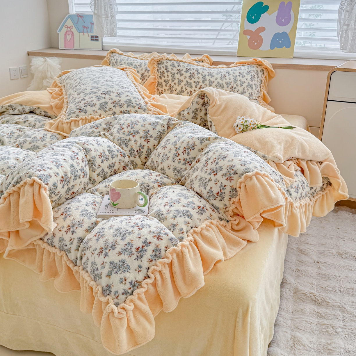 91家纺网 家纺一手货源 找家纺 橘子家 2025轻奢法式花边公主风婴儿绒牛奶绒高克重四件套 浅夕