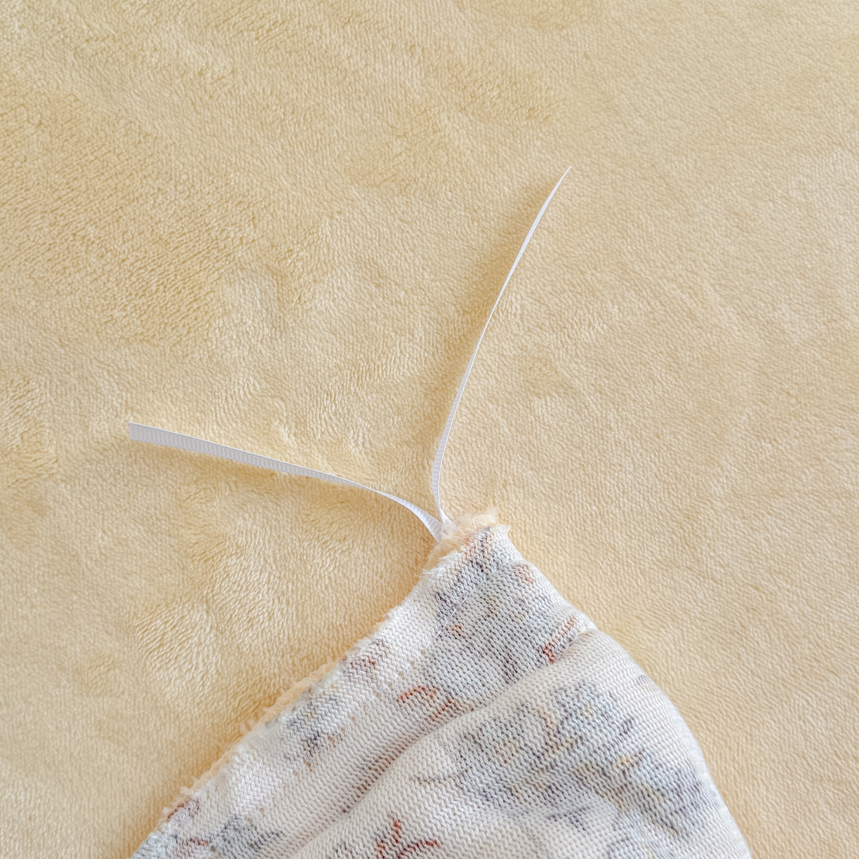 91家纺网 家纺一手货源 找家纺 橘子家 2025轻奢法式花边公主风婴儿绒牛奶绒高克重四件套 浅夕