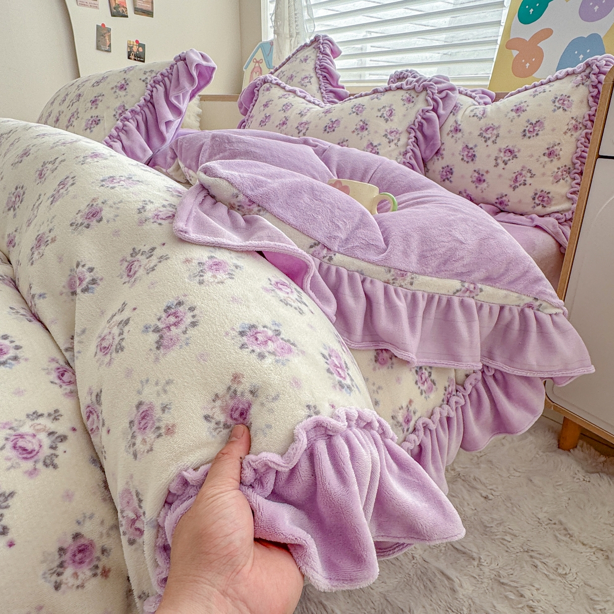 91家纺网 家纺一手货源 找家纺 橘子家 2025轻奢法式花边公主风婴儿绒牛奶绒高克重四件套 乔依