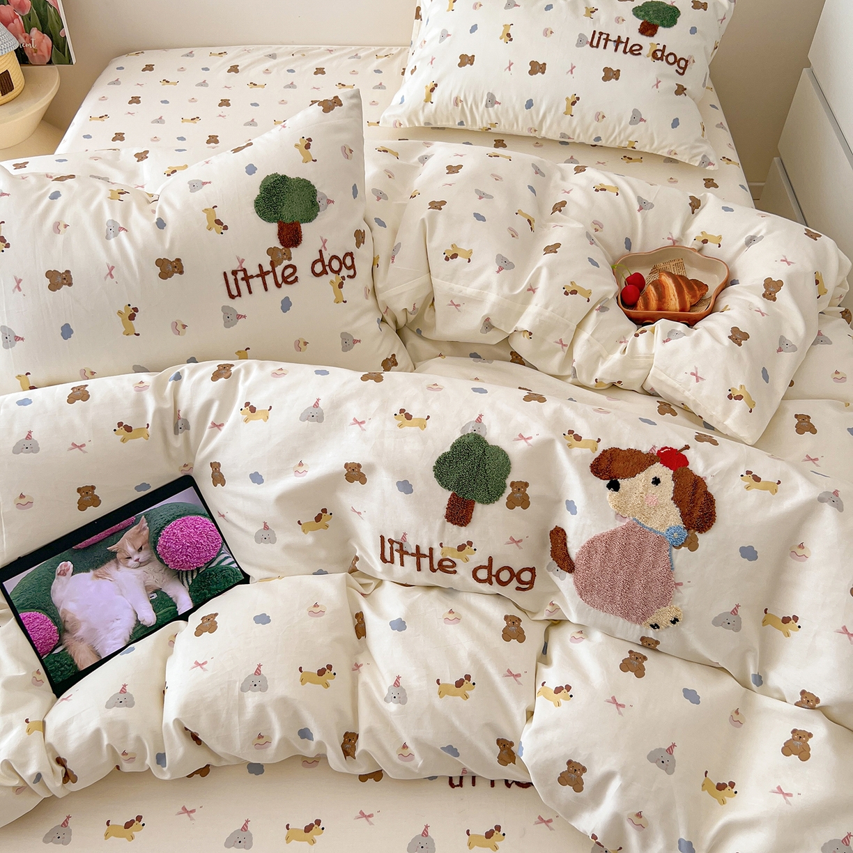 91家纺网 家纺一手货源 找家纺 舒居家纺 2025新款13070全棉纯棉毛巾绣四件套 奇趣缤纷