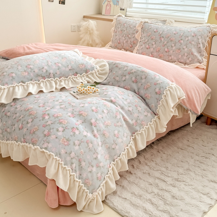 91家纺网 家纺一手货源 找家纺 橘子家 2025轻奢法式花边公主风婴儿绒牛奶绒高克重四件套 甜梦