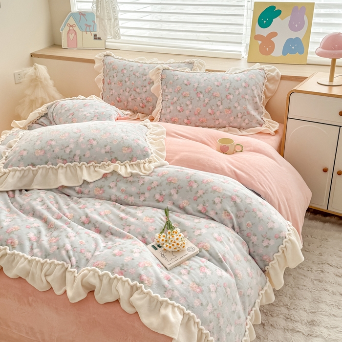 91家纺网 家纺一手货源 找家纺 橘子家 2025轻奢法式花边公主风婴儿绒牛奶绒高克重四件套 甜梦