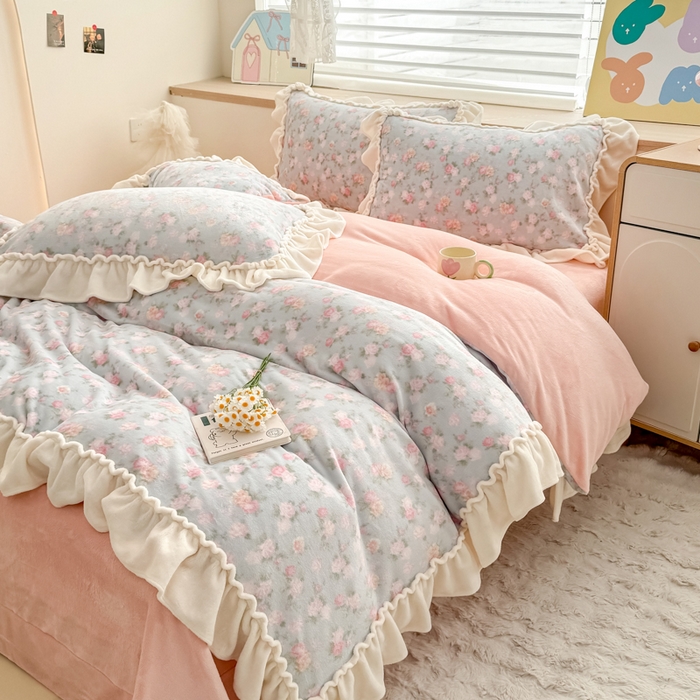 91家纺网 家纺一手货源 找家纺 橘子家 2025轻奢法式花边公主风婴儿绒牛奶绒高克重四件套 甜梦