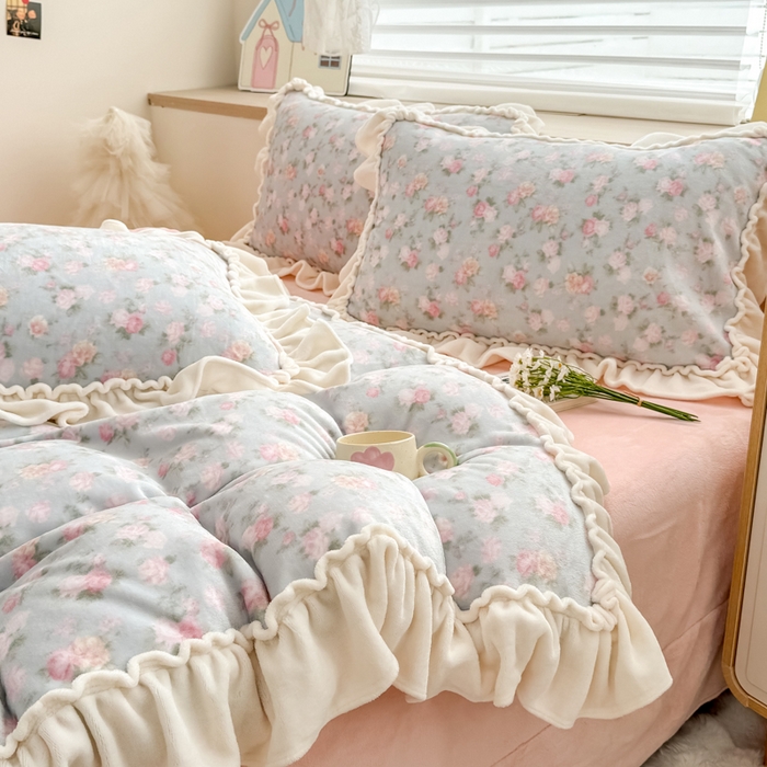 91家纺网 家纺一手货源 找家纺 橘子家 2025轻奢法式花边公主风婴儿绒牛奶绒高克重四件套 甜梦