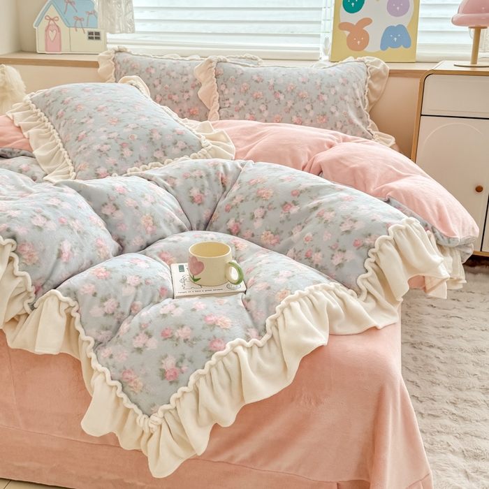 91家纺网 家纺一手货源 找家纺 橘子家 2025轻奢法式花边公主风婴儿绒牛奶绒高克重四件套 甜梦