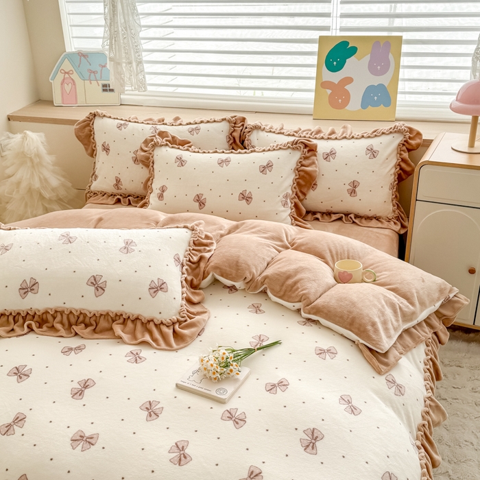 91家纺网 家纺一手货源 找家纺 橘子家 2025轻奢法式花边公主风婴儿绒牛奶绒高克重四件套 甜心