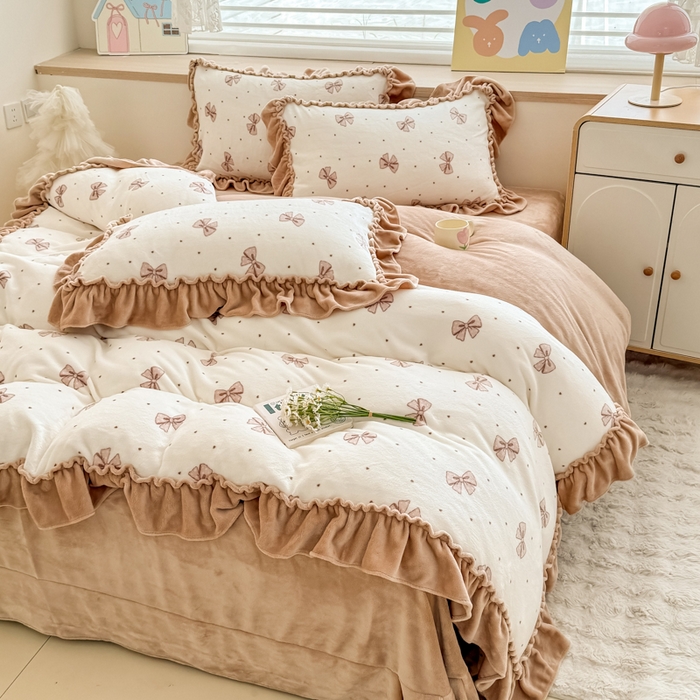 91家纺网 家纺一手货源 找家纺 橘子家 2025轻奢法式花边公主风婴儿绒牛奶绒高克重四件套 甜心