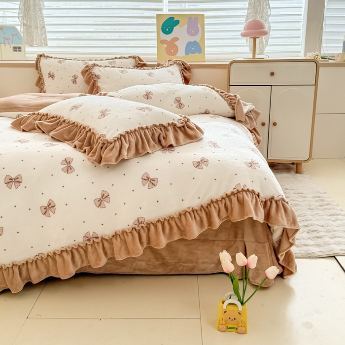 91家纺网 家纺一手货源 找家纺 橘子家 2025轻奢法式花边公主风婴儿绒牛奶绒高克重四件套 甜心