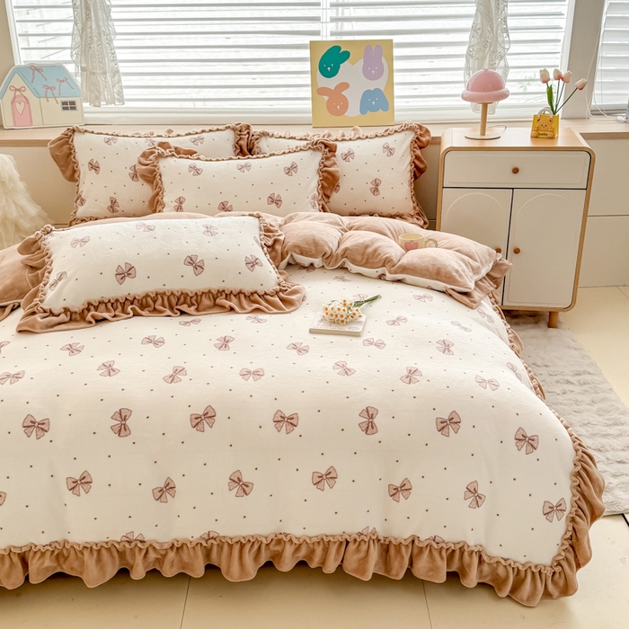 91家纺网 家纺一手货源 找家纺 橘子家 2025轻奢法式花边公主风婴儿绒牛奶绒高克重四件套 甜心