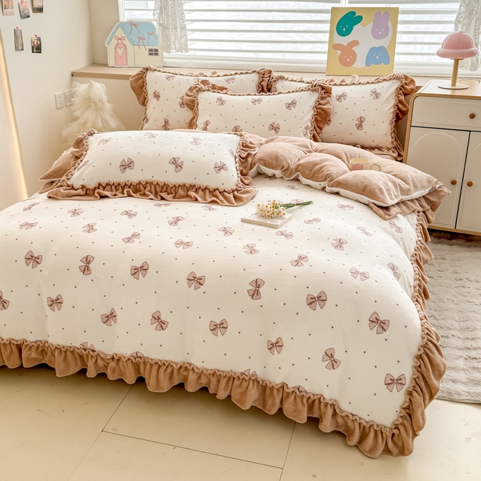 91家纺网 家纺一手货源 找家纺 橘子家 2025轻奢法式花边公主风婴儿绒牛奶绒高克重四件套 甜心