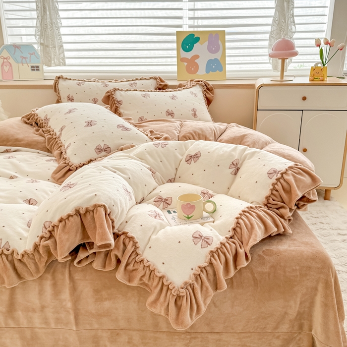 91家纺网 家纺一手货源 找家纺 橘子家 2025轻奢法式花边公主风婴儿绒牛奶绒高克重四件套 甜心