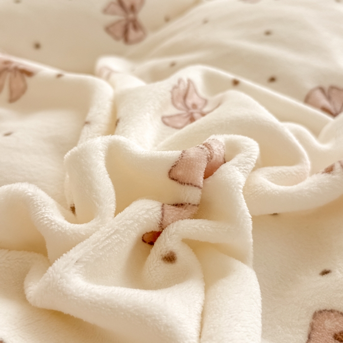 91家纺网 家纺一手货源 找家纺 橘子家 2025轻奢法式花边公主风婴儿绒牛奶绒高克重四件套 甜心