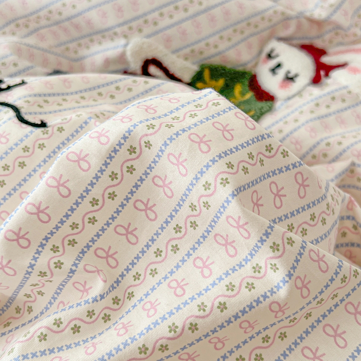 91家纺网 家纺一手货源 找家纺 舒居家纺 2025新款13070全棉纯棉毛巾绣四件套 友谊结