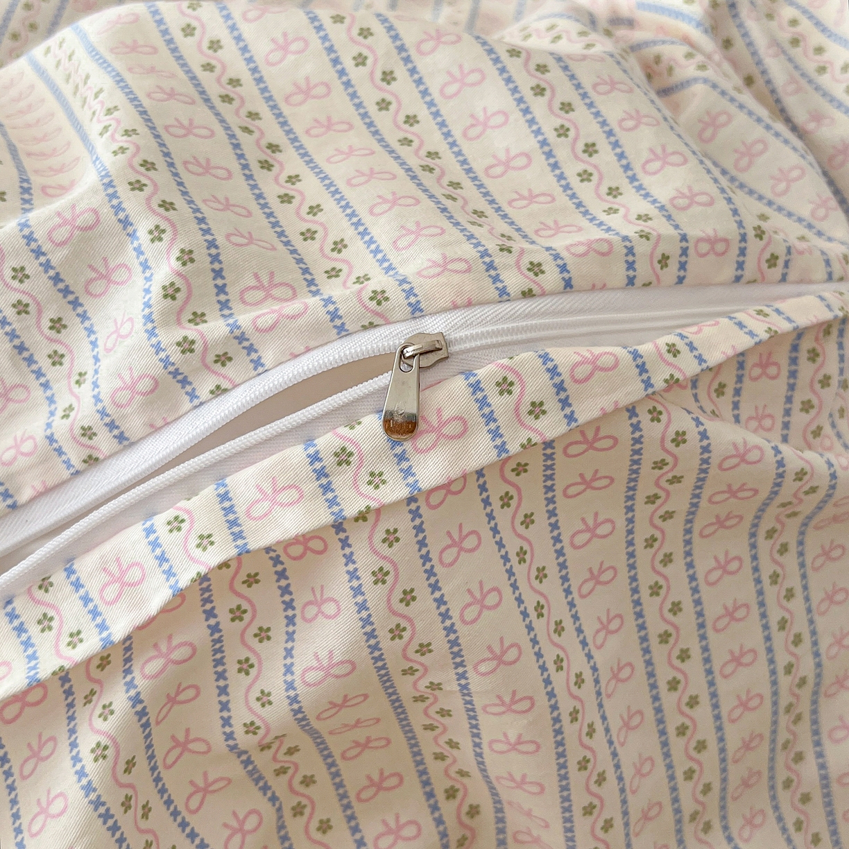 91家纺网 家纺一手货源 找家纺 舒居家纺 2025新款13070全棉纯棉毛巾绣四件套 友谊结