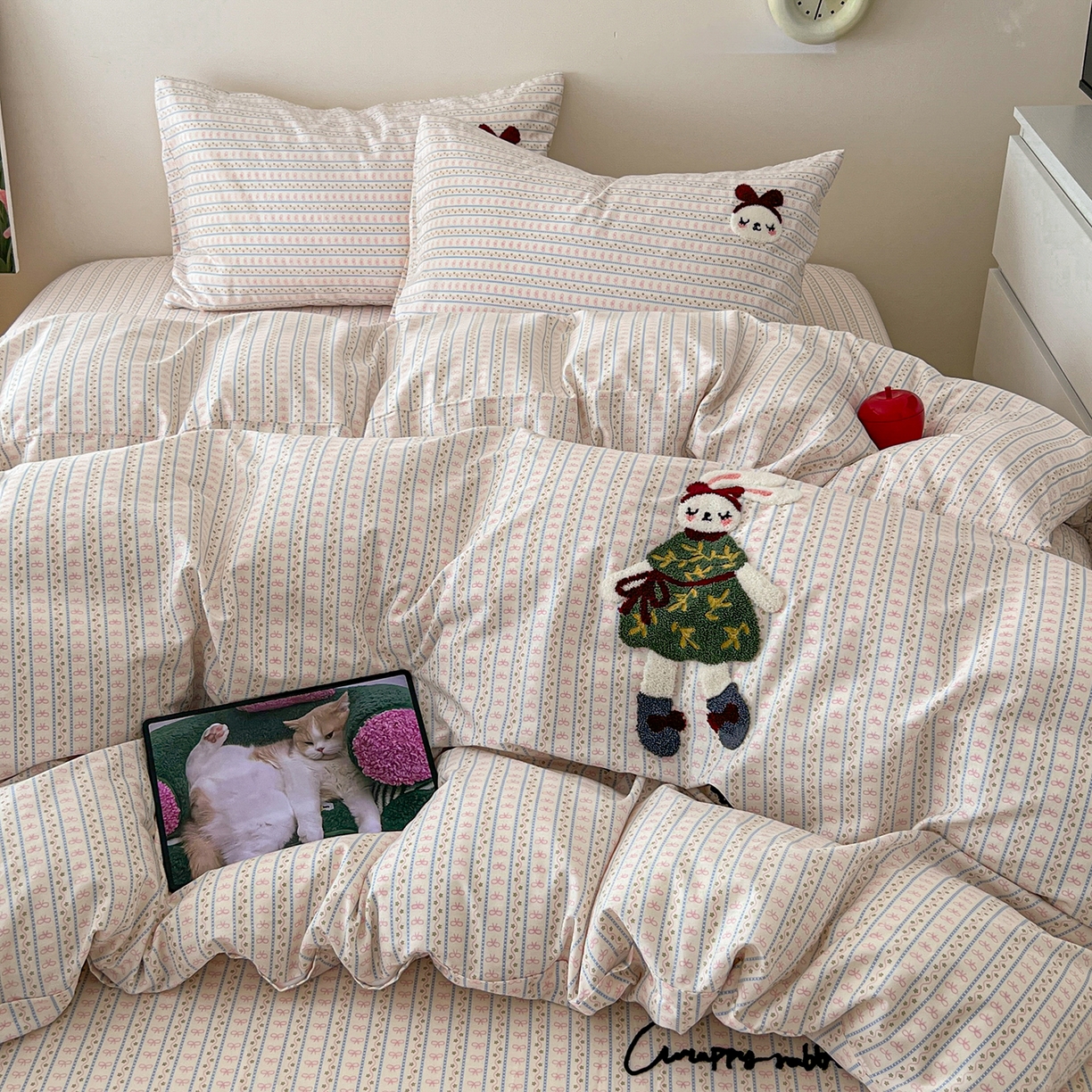 91家纺网 家纺一手货源 找家纺 舒居家纺 2025新款13070全棉纯棉毛巾绣四件套 友谊结