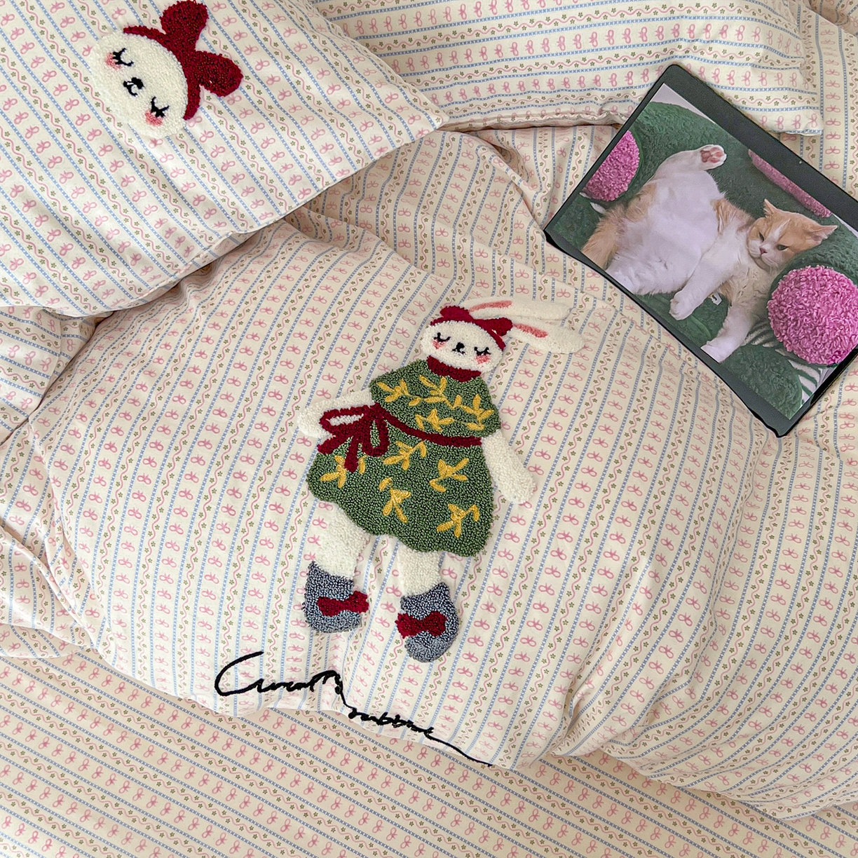 91家纺网 家纺一手货源 找家纺 舒居家纺 2025新款13070全棉纯棉毛巾绣四件套 友谊结