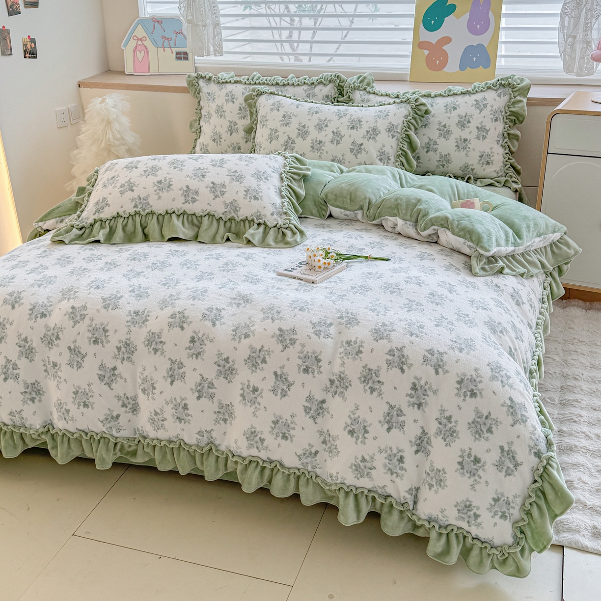 91家纺网 家纺一手货源 找家纺 橘子家 2025轻奢法式花边公主风婴儿绒牛奶绒高克重四件套 云漫