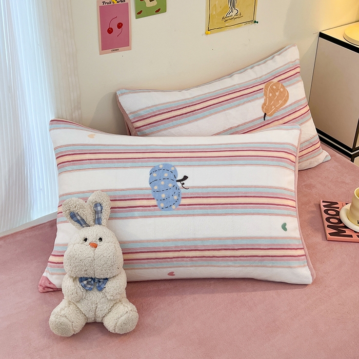 91家纺网 家纺一手货源 找家纺 HL原创 2025新款牛奶绒四件套 彩条南瓜