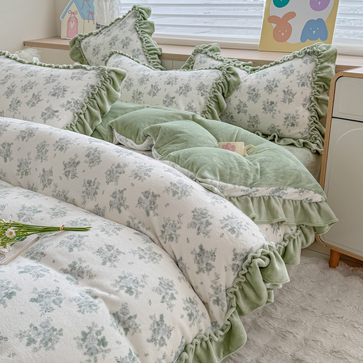 91家纺网 家纺一手货源 找家纺 橘子家 2025轻奢法式花边公主风婴儿绒牛奶绒高克重四件套 云漫