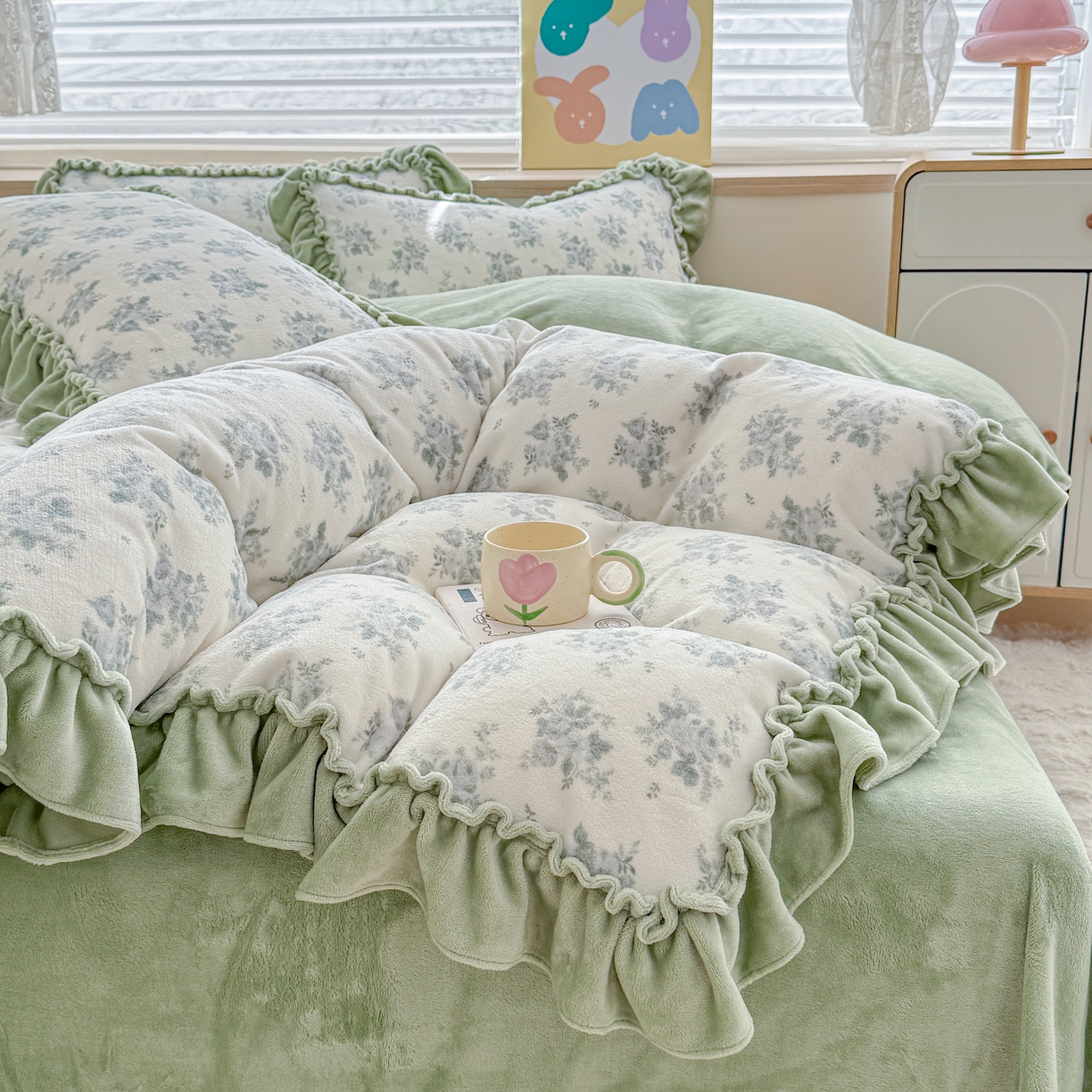 91家纺网 家纺一手货源 找家纺 橘子家 2025轻奢法式花边公主风婴儿绒牛奶绒高克重四件套 云漫