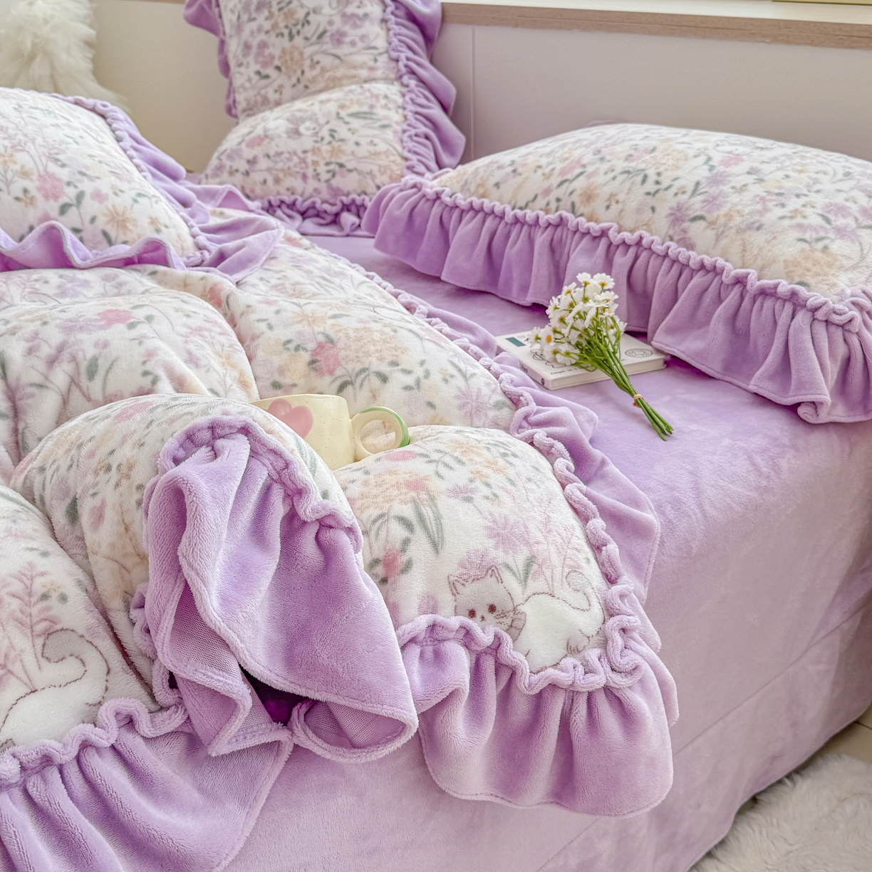 91家纺网 家纺一手货源 找家纺 橘子家 2025轻奢法式花边公主风婴儿绒牛奶绒高克重四件套 枝蔓