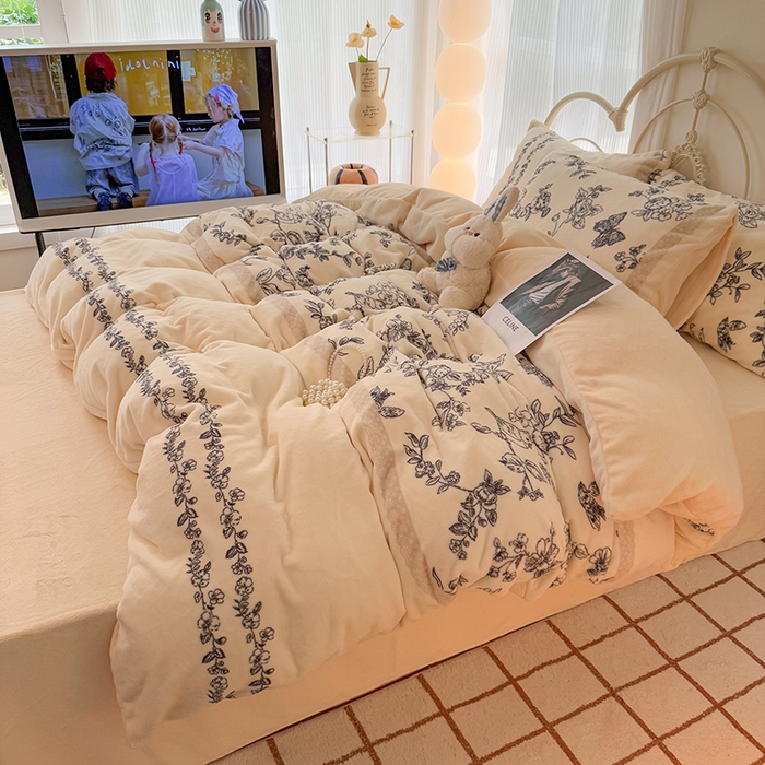 91家纺网 家纺一手货源 找家纺 HL原创 2025新款牛奶绒四件套 法式花园