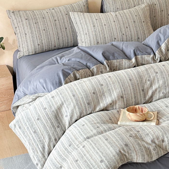 91家纺网 家纺一手货源 找家纺 言一 2025新款A类100支陶瓷轻磨毛新疆长绒棉纯棉全棉提花四件套 海盐波点-灰蓝