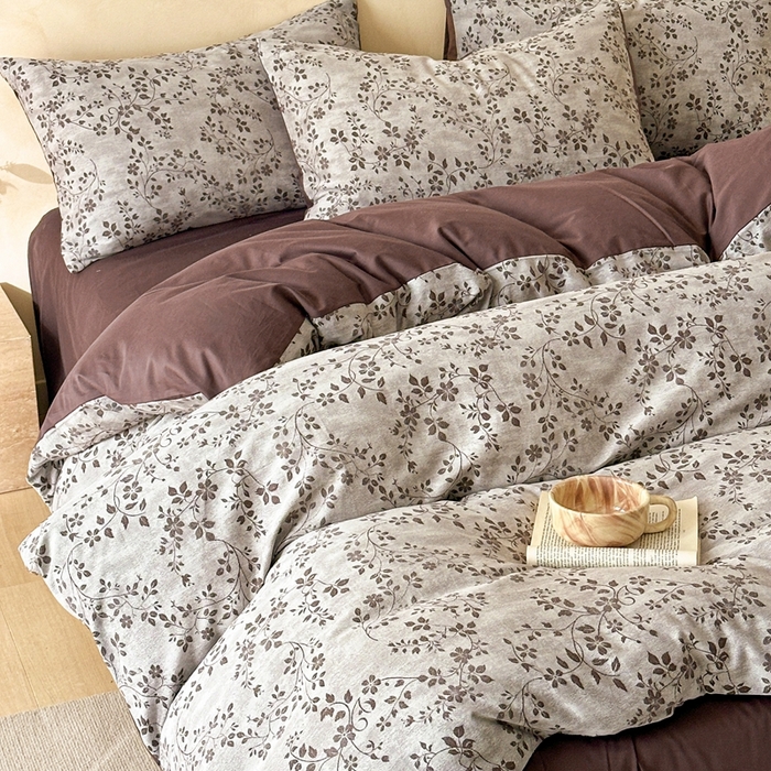 91家纺网 家纺一手货源 找家纺 言一 2025新款A类100支陶瓷轻磨毛新疆长绒棉纯棉全棉提花四件套 花影摇枝-咖